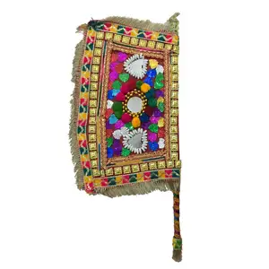 Abanico de lujo bordado hecho a mano cultural, abanico de mano de lujo hecho a mano Sindhi, abanico hecho a mano de hermoso diseño al por mayor