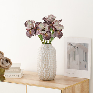 Vase en céramique <span class=keywords><strong>pour</strong></span> fleurs, vase à fleurs moderne de petite taille texturé à nervures <span class=keywords><strong>pour</strong></span> la décoration de la maison, herbe de la <span class=keywords><strong>pampa</strong></span>, décoratif, style campagnard, table - Product Image 4