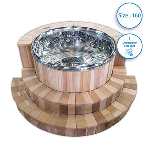 อ่างน้ำร้อนสแตนเลส 304 แบบตั้งพื้น ขนาด 160 ซม. พร้อมฝาปิดไม้ซีดาร์สีแดง ไฟ LED 1 ดวง และบันไดไม้ 1 ชิ้น สำหรับใช้งานกลางแจ้งในโรงแรมและวิลล่า - Product Image 1