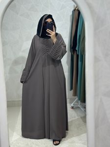 Tradicional elegante modesto A-Line Abayas para mujeres bordado a mano diseño plisado tela transpirable Formal Dubai vestidos musulmanes - Product Image 3
