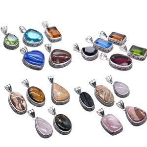 Fait à la main Fine Christian Femmes Vintage Laiton Antique Argent Plaqué Collier Topaze Bleue Assortiment de Pierres Précieuses Naturelles Tendance Chaude - Product Image 2