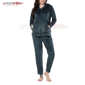 Survêtement en velours ajusté élégant pour femme avec veste zippée à manches longues et bas de taille extensible à capuche pour l'hiver - Product Image 1