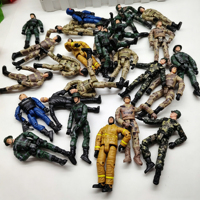 Figurines d'action militaires en plastique à doigts et orteils mobiles, styles aléatoires, 10 cm – Soldat, Pompier, Explorateur, Pirate, SWAT – Jouets pas chers