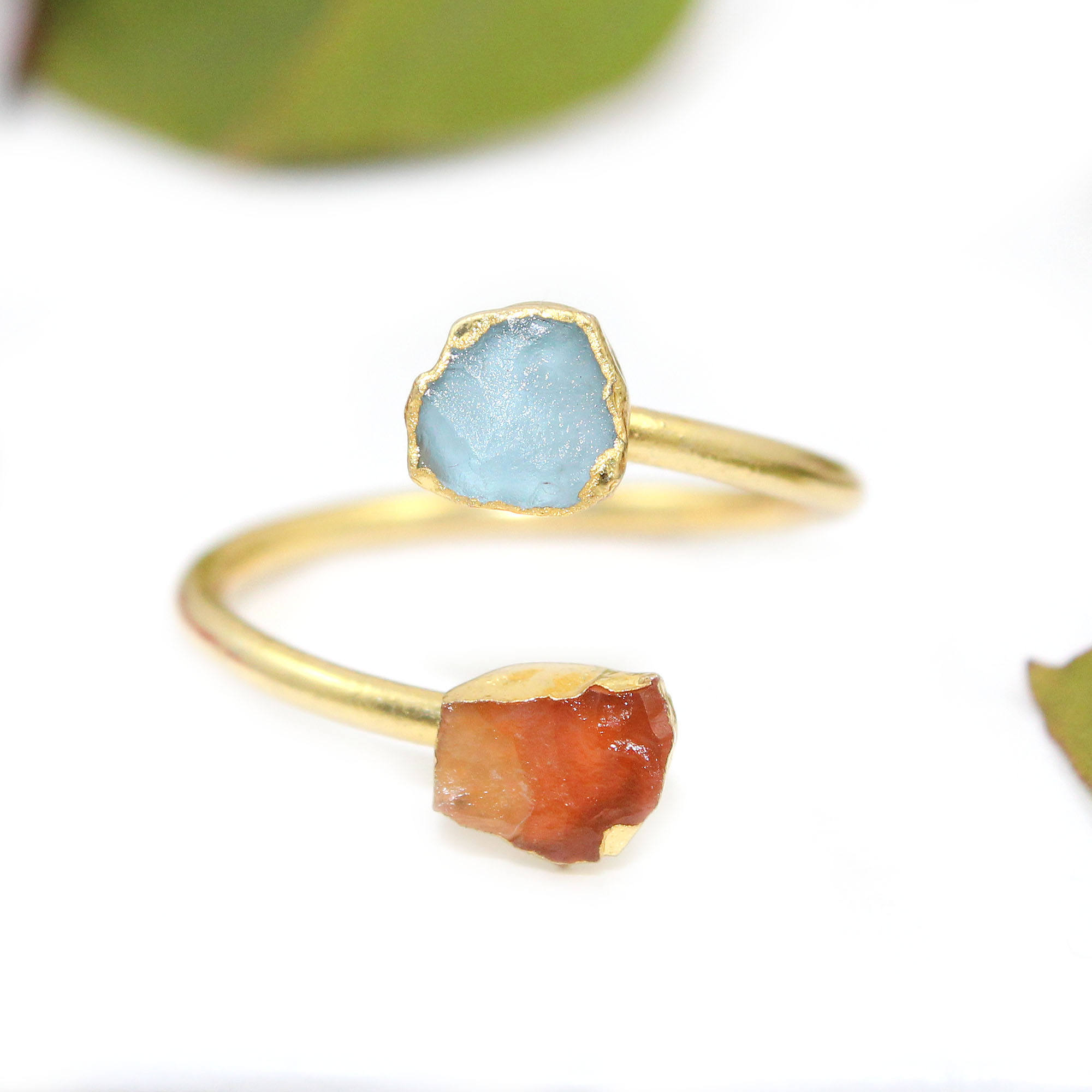 สีเขียวน้ำทะเล