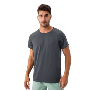 Camiseta con estampado personalizado LogoPro SmartWear Camiseta diaria informal TrendyWear Camiseta clásica de cuello redondo - Product Image 3