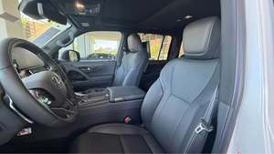 Lexus LX 600 d'occasion 2025, VUS de luxe 4 portes - Product Image 6