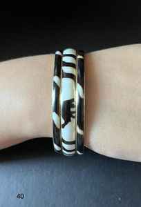 Bracelet en résine léger et durable pour femmes, bracelet coloré tendance avec un design élégant d'éléphant - Product Image 2