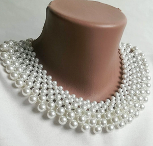 Collier tendance en perles blanches, collier détachable style Ginsburg, collier perlé, bandana perlé pour mariage - Product Image 1