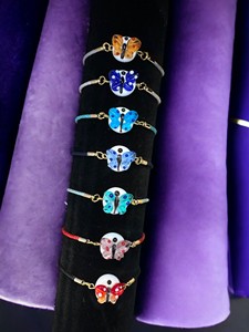 DAFNI BIG PAZAR สร้อยข้อมือผู้หญิงประดับด้วยลูกปัดแก้ว ชาร์มไท่ซิลเวอร์ และวัสดุแลมป์เวิร์ค ของขวัญจากอิสตันบูล - Product Image 2