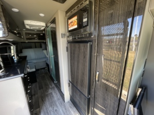 Prix Réduit – Camping-car d'occasion 2025 American Coach American Patriot MD2 170EXT Classe B – Intérieur Spacieux – Euro 5 - Product Image 4
