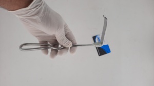 เครื่องมือผ่าตัดแบบใช้มือทำจากเหล็กกล้าไร้สนิม ยี่ห้อ Dental Langenbeck สำหรับการถ่างเนื้อเยื่ออ่อน - Product Image 2