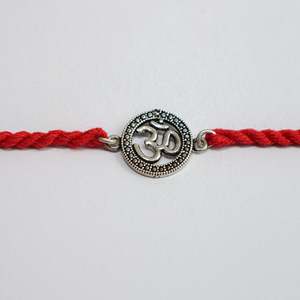 Amuleto Religioso Hindú Vintage Om Divino de Plata 92.5, Personalizable, Chapado con Diamantes Incrustados, Regalo para Hermanas - Product Image 3