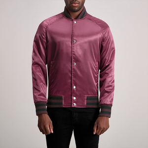Veste bomber en satin magenta pour homme, bordure côtelée rayée foncée, fermeture à boutons pression, finition brillante légère, style urbain élégant - Product Image 1