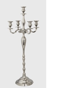 Candelabro Alto de Aluminio de 5 Brazos Dorado Hecho a Mano para Restaurantes, Salones de Banquetes y Uso Navideño - Product Image 2