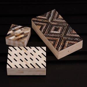 Boîte de rangement rectangulaire Horn & Born en finition multicolore, boîte personnalisée pour la décoration de la table / usage personnel - Product Image 1