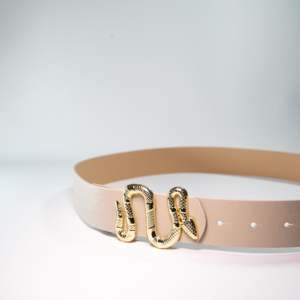 Cinturón de Aleación para Mujer con Hebilla de Serpiente - Product Image 2