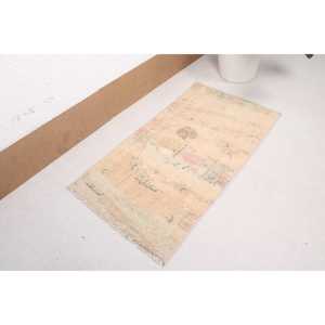 Alfombra Vintage de 1.8x3.2 pies, Alfombra Turca, Alfombra Blanca con Diseño Floral de Lana - Product Image 4