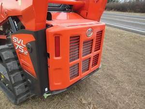 รถตักล้อยาง KUBOTA SVL75-2 มือสอง พร้อมมอเตอร์แบริ่ง Kawasaki MOOG รถตักขนาดเล็ก รถตักหลังขุด รถแทรกเตอร์ตัก พร้อมเครื่องยนต์ - Product Image 5