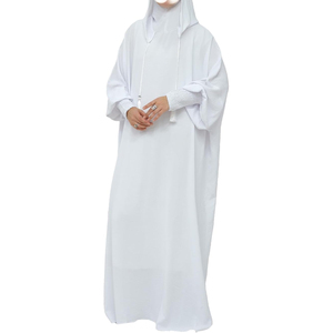 Vente en gros Abaya Bisht modeste de luxe pour femmes Tailles personnalisées Couleurs unies Élément de mode simple Mousseline de soie basique traditionnelle - Product Image 1