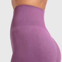 Leggings para mujer, diseño sin costuras y ajustado, con mezcla de tejido de cincuenta y uno por ciento poliamida, treinta y ocho por ciento poliéster y once por ciento elastano.