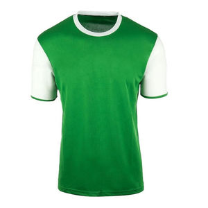 Camiseta de fútbol para hombre de tendencia superior 100% diseños sublimados personalizados de poliéster suave y cómodo con servicios OEM Sialkot Pakistán - Product Image 1