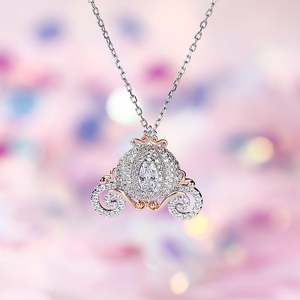 Collier Jeulia en argent sterling avec pendentif carrosse citrouille du rêve de Cendrillon et serti de zircons - Product Image 5
