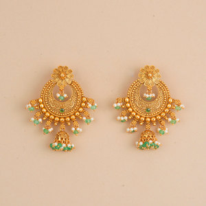 Boucles d'oreilles durables en perles antiques du sud de l'Inde Belle boucle en plaqué or mat à la mode avec un look durable - Product Image 2