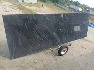 Petites dalles de granit Bash Paradiso pour plans de travail et dessus de meubles - Product Image 3