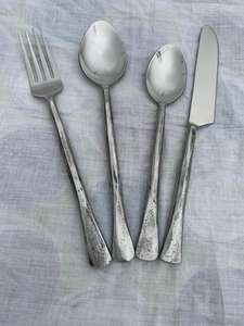 Lot de Couverts Vintage en Fer Plaqué Faits à la Main (Cuillère, Fourchette, Couteau) avec Impression UV pour Fêtes et Décoration de Mariage – Vente en Gros depuis l'Inde - Product Image 2