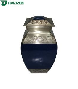 Urna Funeraria de Aluminio y Latón Hecha a Mano para Cenizas Humanas, Urna Grande para Adultos, Recuerdo Conmemorativo para Entierro, Diseño Aplicado a Mano - Product Image 3