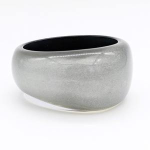 Nouveau design Bijoux en résine stylés pour femmes et filles Bracelets en résine colorés Bracelets à breloques avec motifs spéciaux - Product Image 4