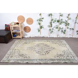 Alfombra turca Vintage respetuosa con el medio ambiente, patrón de retazos verde clásico, 4,8x7,7 pies, látex de lana inspirado en Aubusson, uso en la sala de estar para adolescentes - Product Image 1