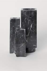 Jarrón de Flores de Mármol de Diseño Minimalista para Decoración de Interiores Modernos, que Mejora el Espacio con una Sutil Belleza de Piedra - Product Image 3