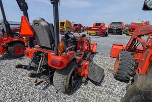 Tractor usado y excelente 2013 Kubota BX2370 a la venta - Product Image 2