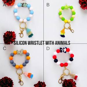 Porte-clés fait main avec perles en bois et anneau en acier inoxydable | Porte-clés coloré en perles de bois et acier inoxydable | VRNQ - Product Image 3