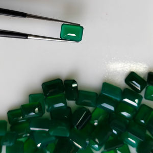 พลอยออนิกซ์สีเขียวธรรมชาติ 7x5 มม. ทรงแปดเหลี่ยม คุณภาพดีที่สุด สำหรับทำเครื่องประดับ - Product Image 1