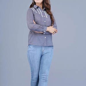 Precio al por mayor señoras camisetas con estilo multicolor sólido diseño personalizado mujeres bordado camisetas - Product Image 2