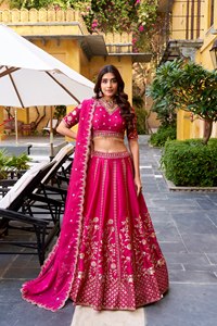 Conjunto de Lehenga de Lujo con Lentejuelas de Diseño Rosa Natural de Seda con Bordado de Hilo - Product Image 5