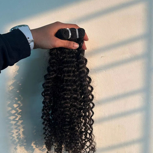 Cheveux humains bouclés en trame - Product Image 1