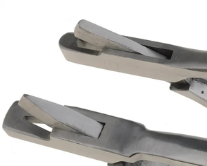 Great Farm Instruments vétérinaires réutilisables en forme de V/U Pince à encocher pour oreilles d'animaux avec pince à encocher pour porc et chèvre - Product Image 2