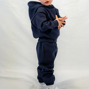 Conjunto deportivo infantil unisex, transpirable, suave, cómodo, para uso casual, de alta calidad y durabilidad. - Product Image 3