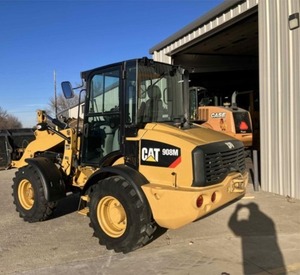 Cargadora de Ruedas Caterpillar 908M, Cargadora de Construcción Hidráulica Compacta Diésel |   Equipo de Manejo de Materiales – Mejor Precio al por Mayor - Product Image 1