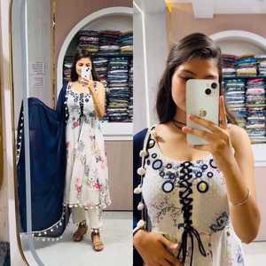 Vestido Largo Bordado con Escote en V y Silueta Imperio, Hecho a Mano, Más Vendido, con Pantalón Inferior para Eventos Festivos y Reuniones Familiares - Product Image 2