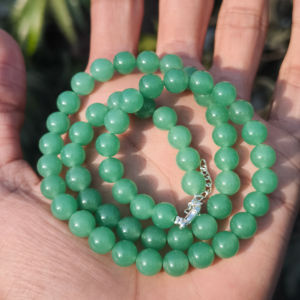 สร้อยคอเงินแท้ประดับด้วยพลอยอะเวนเจอรีนสีเขียวธรรมชาติ ขนาด 8 มม. สร้อยคอประดับพลอยบำบัด เหมาะเป็นของขวัญสำหรับงานแต่งงาน - Product Image 1