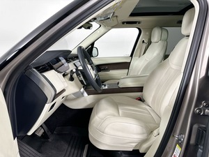 Oferta limpia P530 SWB AWD 4,4 P Vehículo Mano izquierda y mano derecha LHD/RHD Autos usados en venta - Product Image 2