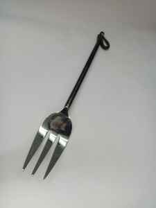 โต๊ะทำอาหารรสเลิศที่ทำจากเหล็กสแตนเลสพร้อมกระจกและการตกแต่งสีดำ - Product Image 2