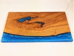 Planche à découper en bois de rivière en résine bleue importée d'Inde la mieux classée Design & Export par Aaliyan impex - Product Image 3