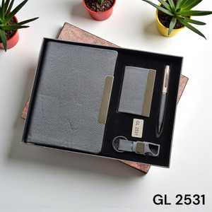 Set de Regalo Personalizado 4 en 1 con Diseño Exclusivo: Llavero de Cuero y Metal, Agenda, Tarjetero y Bolígrafo, Set Promocional - Product Image 2