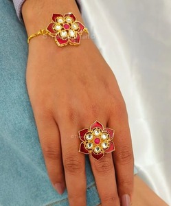 Kundan แหวนปรับได้2ชิ้นกำไลข้อมือแต่งงานของขวัญ haldi Sangeet โปรดปราน diaspora ของขวัญคืนเครื่องประดับมือ - Product Image 4