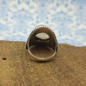 925จากช่างฝีมือชาวโบฮีเมียนแหวนเงินแท้แฮนด์เมดสายคาดดีไซเนอร์ด้วยพลอยควอตซ์สีโรสโตนสำหรับงานแต่งงานใช้ได้ทั้งชายและหญิง - Product Image 2